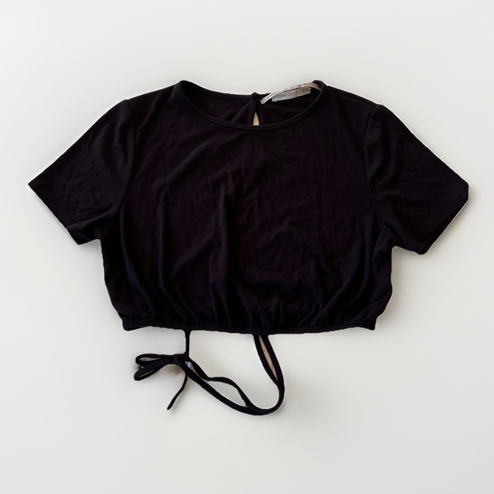 3/$25 SALE! Urban Outfitters Women's Crop Top‎ Size Medium Black Short Sleeve
